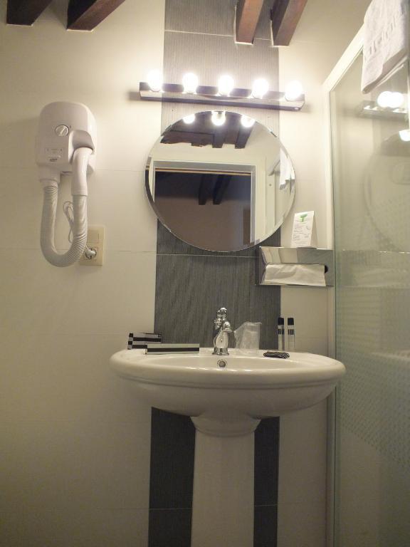 A Fleur De Couette Hotel Auvelais Bilik gambar